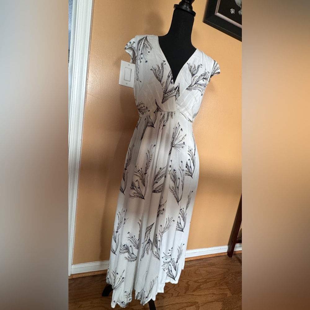 Free People White Dress with print size S -EUC